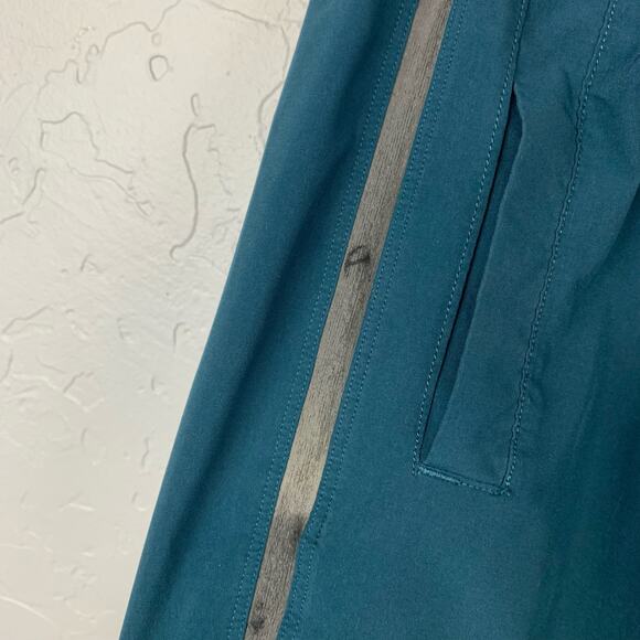 Lululemon Men's Shorts Pace Breaker Blue Green Activewear Size Large - Picture 8 of 8